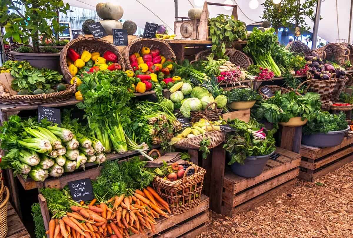 Farmers market ideas - a fresh, eye-catching farmers market display